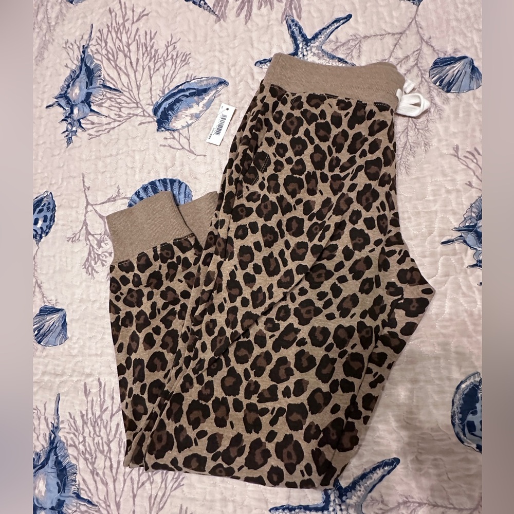 Ladies Leopard Print Jogger Pants‎ 29” waist NEW